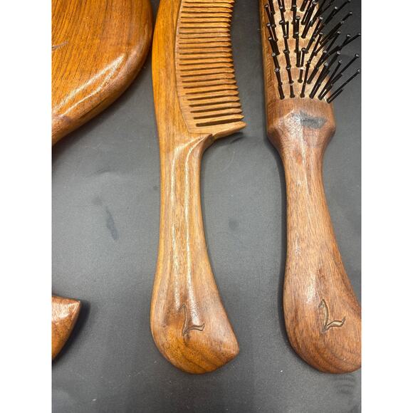 Wooden handheld tooth comb, paddle mirror and Hair Brush set monogrammed L - Picture 2 of 5